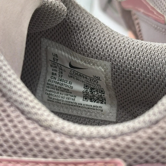 purple Big Girls Nike Air Max Excee Running Sneakers from Finish Line size 6 - Picture 4 of 6